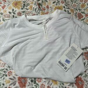 Lululemon Athletica White Swiftly Breathe shirt